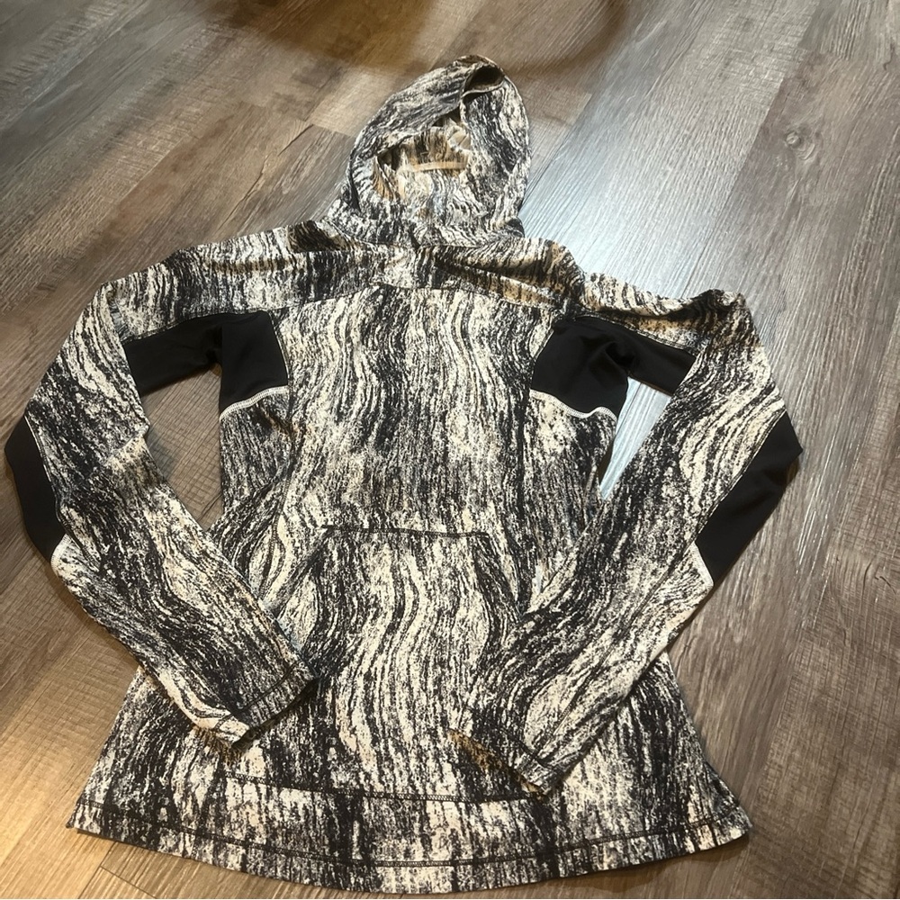 Lululemon Women’s Small Hooded Zip Pullover Light Quarter Zip Black White Marble